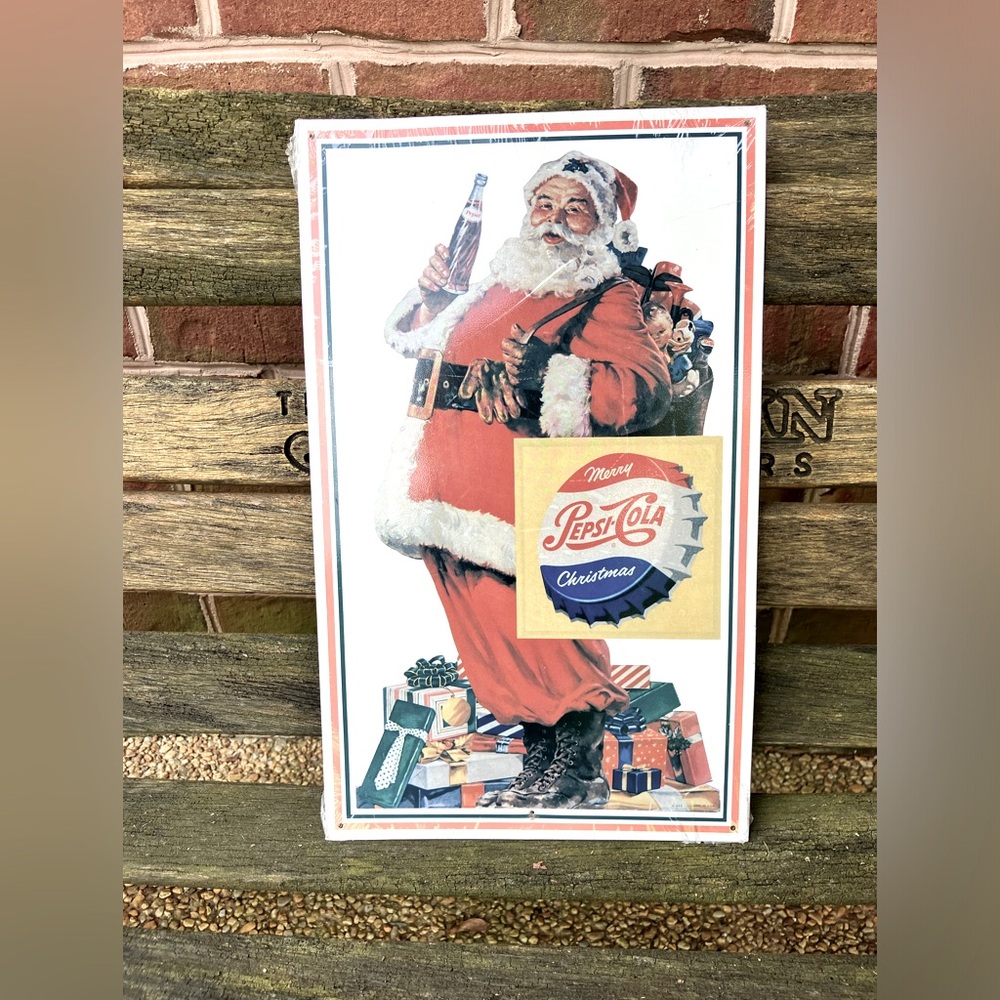 NWOT Vintage Santa Pepsi Metal Sign